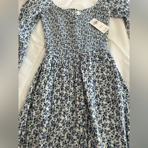 Hollister size xs blue floral long sleeve romper